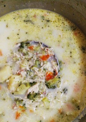 A picture of Creamy Broccoli soup.