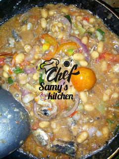 A picture of Simple baked bean source.