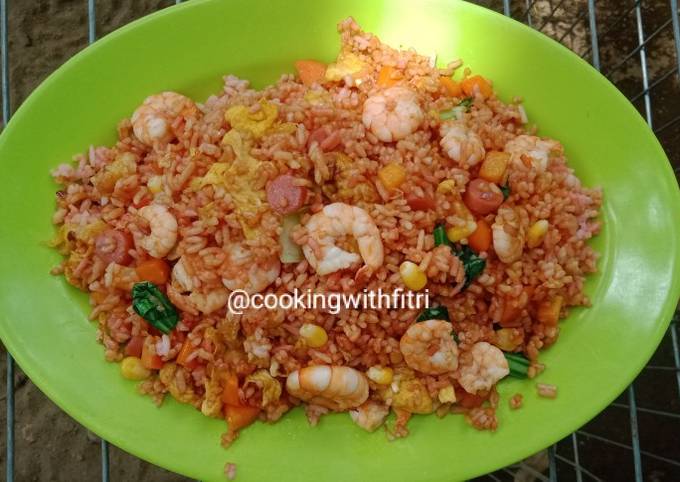 Cara membuat Nasi Goreng Seafood mudah, murah dan lezat Cara membuat Nasi Goreng Seafood mudah, murah dan lezat