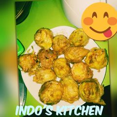 A picture of Egg,meat,potatoes balls.I named it.