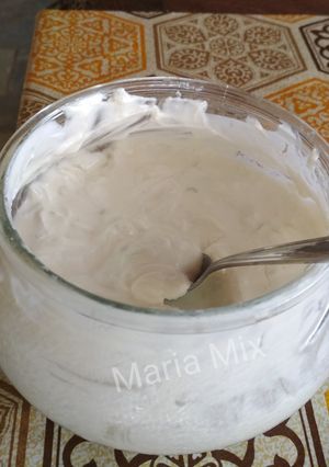 A picture of Tzatziki.