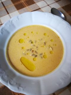 Fűszeres sütőtökkrémleves recept fotója