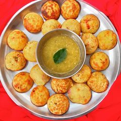 A picture of Apam.