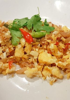 รูปของ แหนมผัดไข่ขยี้ กับข้าวสวยร้อนๆ
