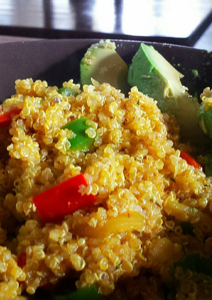 Una foto de Quinoa con verduras