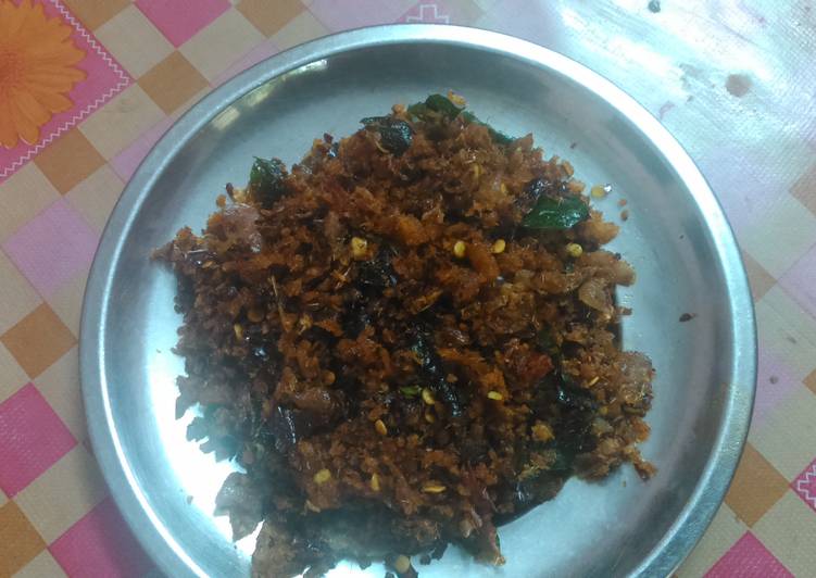 Recipe of Appetizing Crushed Dry Fish Chammanthi (Unakkameen Chathacha Chammanthi)