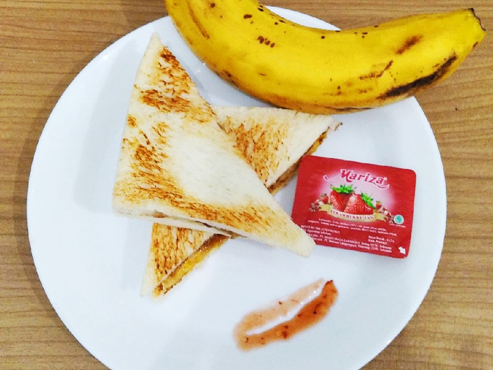 Resep: Banana strawberry toast Untuk Pemula