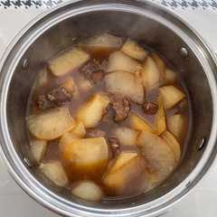 Ungkep Daging Sapi Lobak রেসিপির প্রধান ছবি