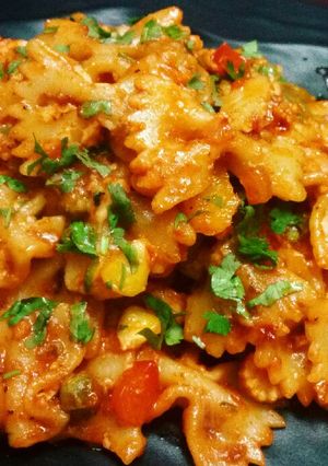 A picture of Cheesy Butterfly (Farfalle) Pasta.