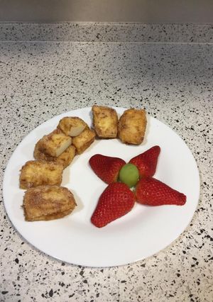 Una foto de Leche frita con fresas - #weekendtour
