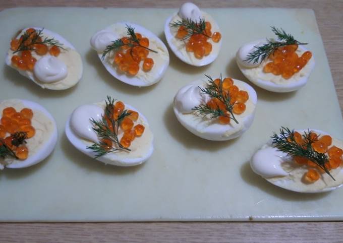 Яйца, фаршированные икрой, пошаговый рецепт на ккал, фото, ингредиенты - julika