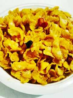 मक्याचा चिवडा(makyacha chivda recipe in marathi) रेसिपी चे मुख्य फोटो