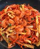 Mì xào tôm trứng