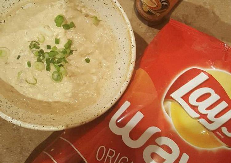 How to Make Super Quick Homemade Super Bowl Clam Dip