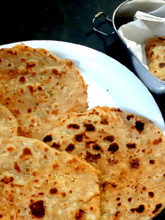 मूली का पराठा (Mooli ka paratha recipe in hindi) रेसिपी मुख्य फोटो