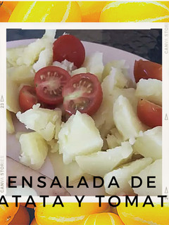 Una foto de Ensaladita de patatas y tomates cherry