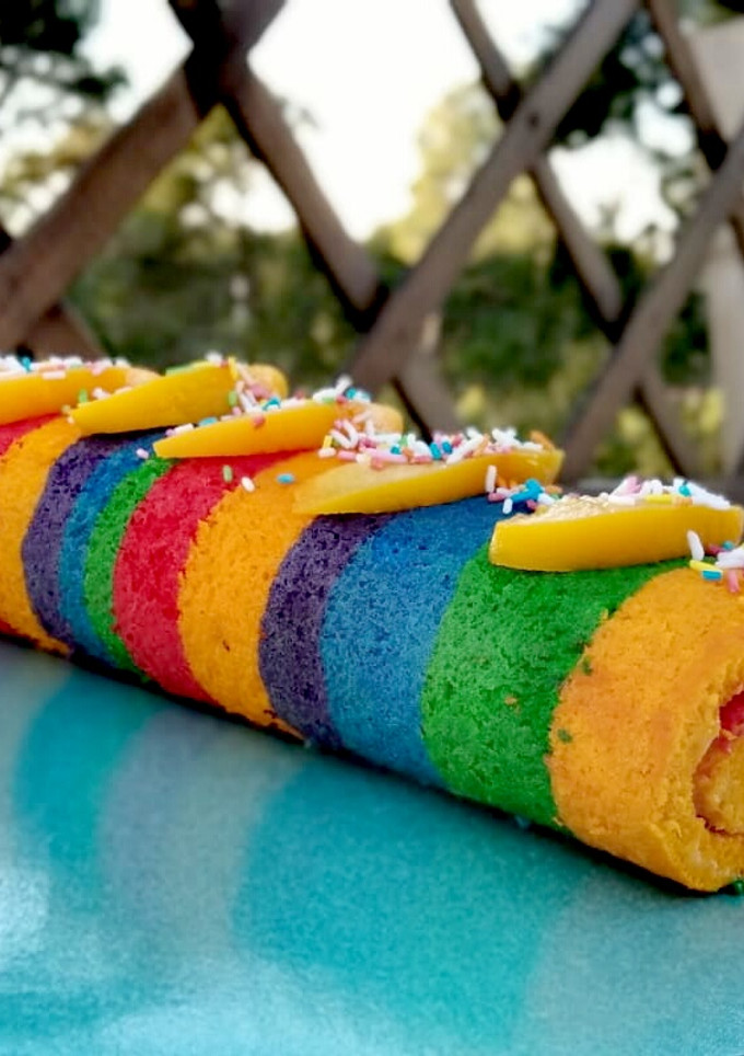 Una foto de Rainbow Roll