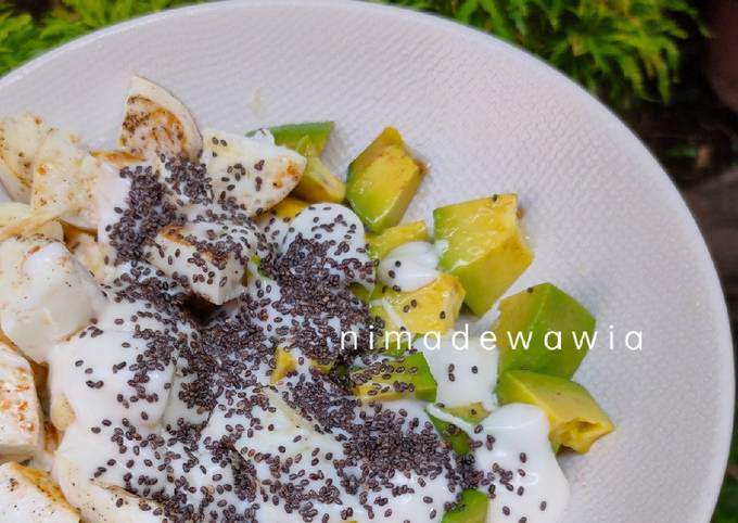 Resep: Avocado Egg Salad Wajib Dicoba