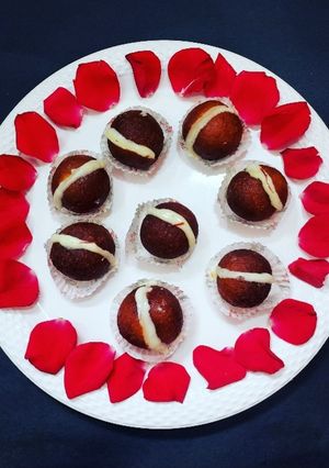 हलवाई स्टाईल मलाई गुलाबजामुन (halwai style malai gulab jamun recipe in marathi) रेसिपी चे मुख्य फोटो 