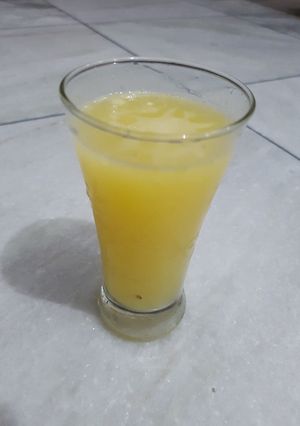 A picture of Fresh sweet mosambi/ sweet lime juice.