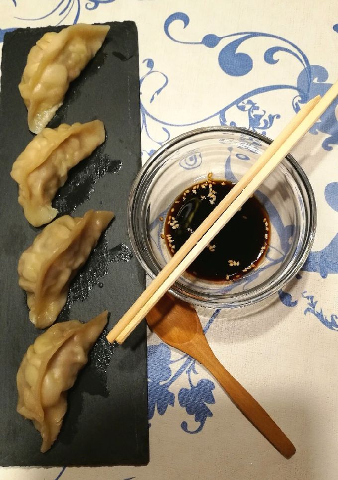 Una foto de Gyozas de cerdo y col 🐷