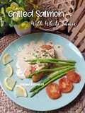 Grilled Salmon With Creamy White Sauce