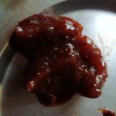 A picture of Lemon pickle.