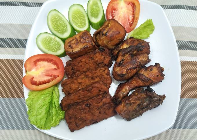 Bagaimana Menyiapkan Bacem Ayam Tahu Tempe, Enak