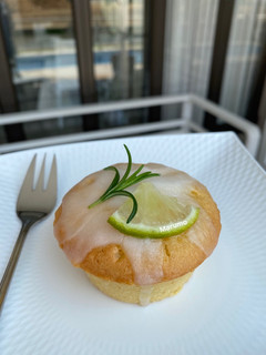 A picture of Lemon Cake.
