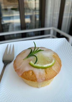 A picture of Lemon Cake.