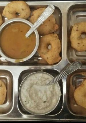મેંદુ વડા (Medu Vada Recipe In Gujarati) રેસીપી મુખ્ય ફોટો