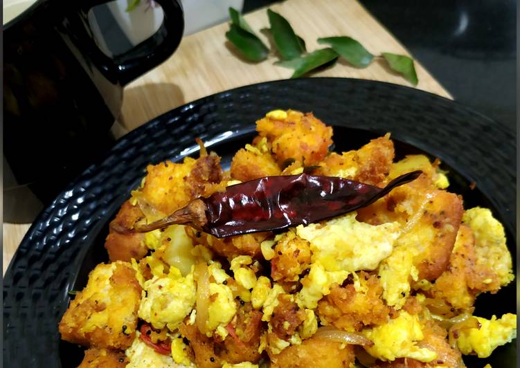 Bread Upma with Scrambled egg Bread Upma with Scrambled egg