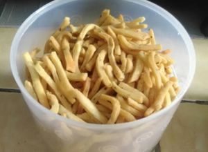 Foto resep 08. Stik bawang seLedri renyah