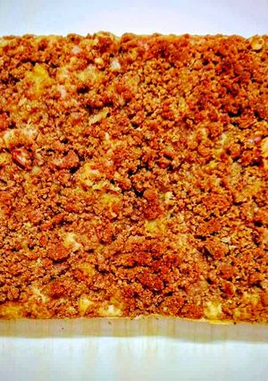 অ্যাপল ক্রাম্বল কেক (apple crumble cake recipe in Bengali) রেসিপির প্রধান ছবি