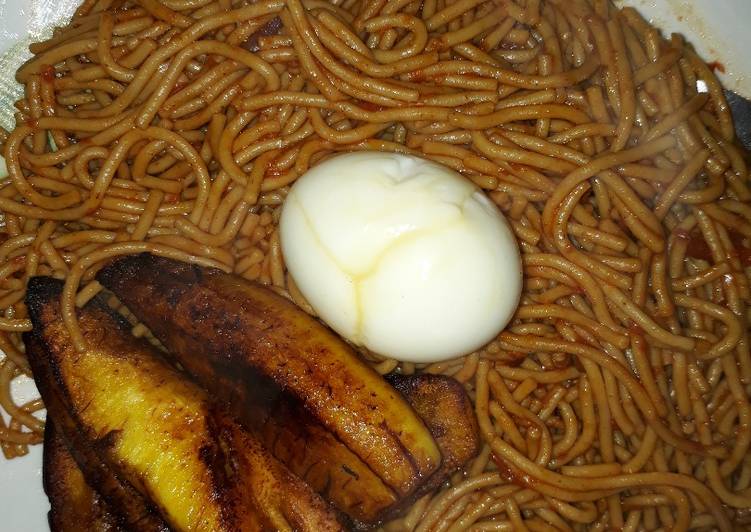 Easiest Way to Make Homemade Spaghetti with fried plantain and egg