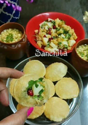 A picture of Suji/Rawa ke Golgappe.