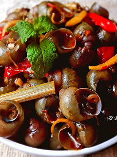 Hình của món ỐC gạo xào sả ớt.