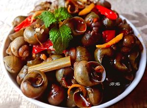 Hình của món ỐC gạo xào sả ớt.
