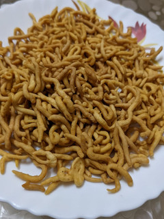 बेसन के सेव (besan ke sev recipe in Hindi) रेसिपी मुख्य फोटो