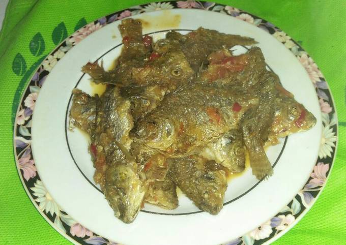 Bagaimana Membuat Ikan balado Anti Gagal