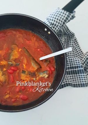 A picture of Canned Mackerel in Tomato Sauce.