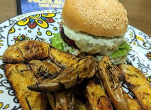 Foto de "Loucademia de Polícia" (Fast food vegano/ Hambúrguer vegano)