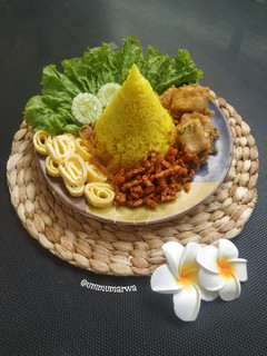 Foto resep Nasi Kuning (Rice Cooker)