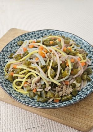 酸豇豆肉末煨麵 的食譜成品照片