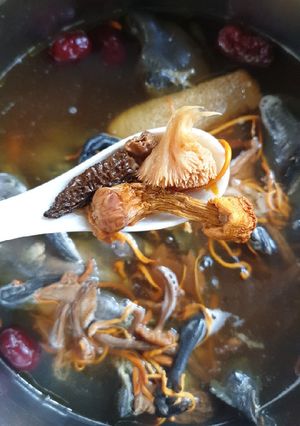 Hình của món Canh dưỡng sinh 10 vị nấm.