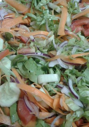 Una foto de Ensalada multicolor