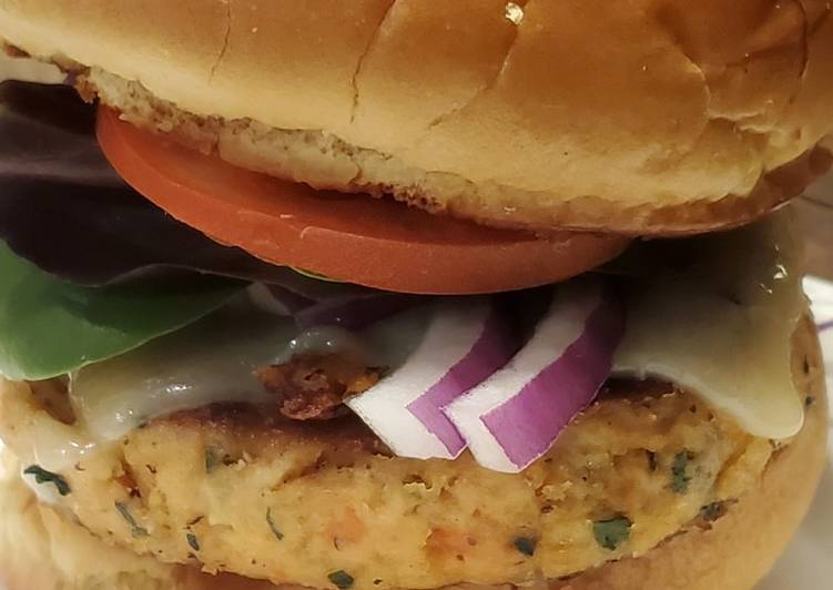 Brad's spinach and feta salmon burgers with peri-peri sauce Brad's spinach and feta salmon burgers with peri-peri sauce