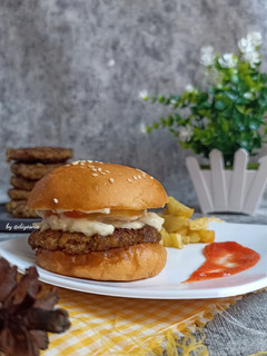 Foto resep Patty Burger Homemade Simple Bikinnya, Enaaak dg Saos Keju #378