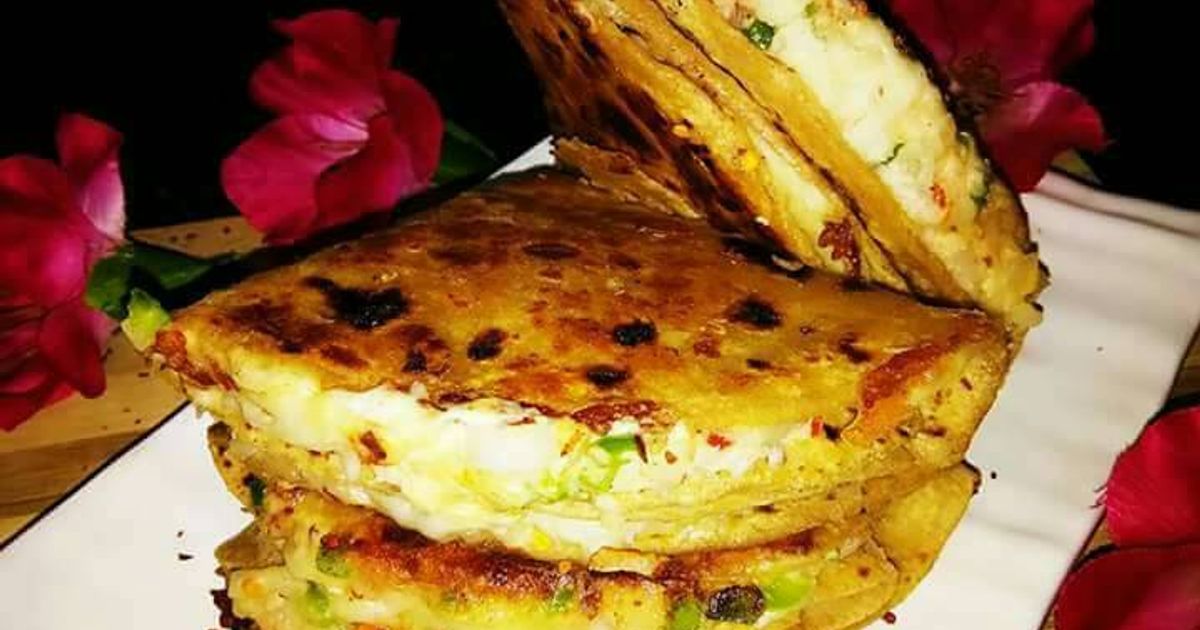 Roti Ke Double Layer Tringle Shape Pizza Recipe by Flora's Kitchen ...