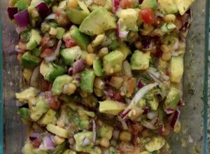 Foto principal de Ensalada de aguacate y maíz